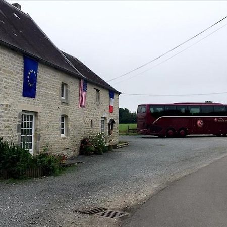 Chevrerie De La Huberdiere Liesville-sur-Douve Екстериор снимка