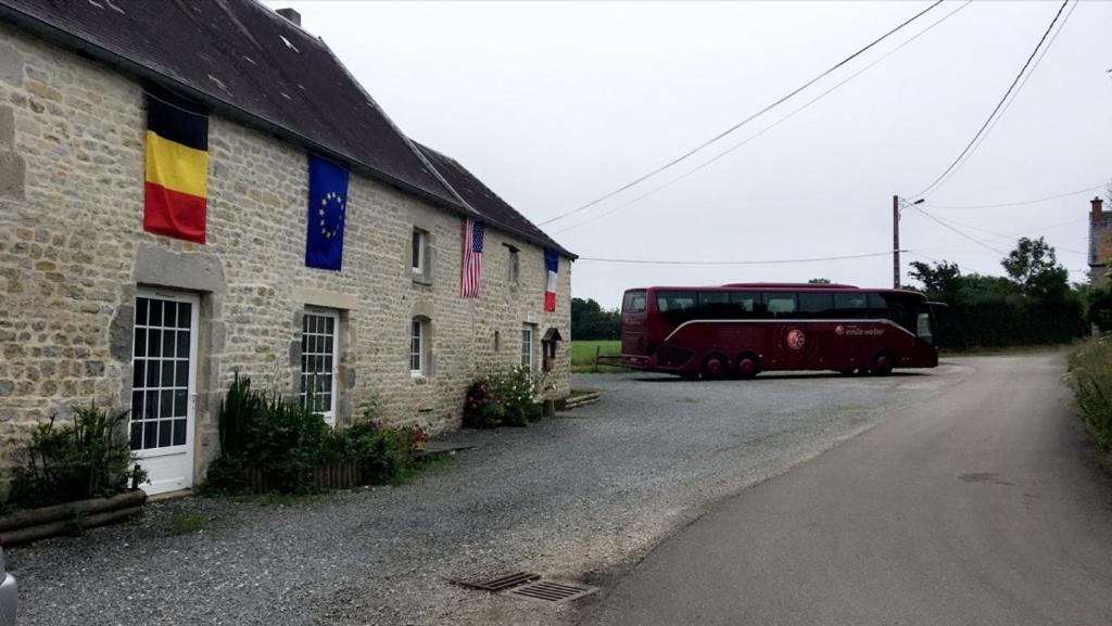 Chevrerie De La Huberdiere Liesville-sur-Douve Екстериор снимка